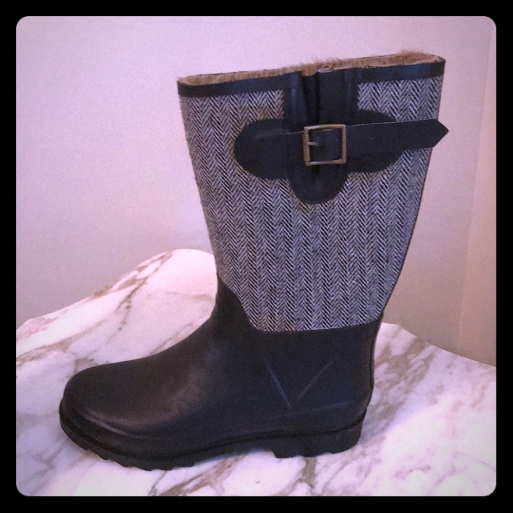 Herringbone rain boots - size 8 - NWOT